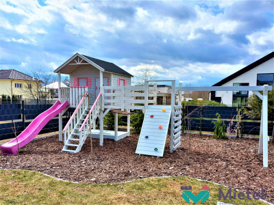 DUŻY DOMEK Z MOSTEM, WIEŻĄ I STELAŻEM NA HUŚTAWKI