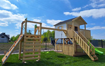 Domek w naturalnym kolorze